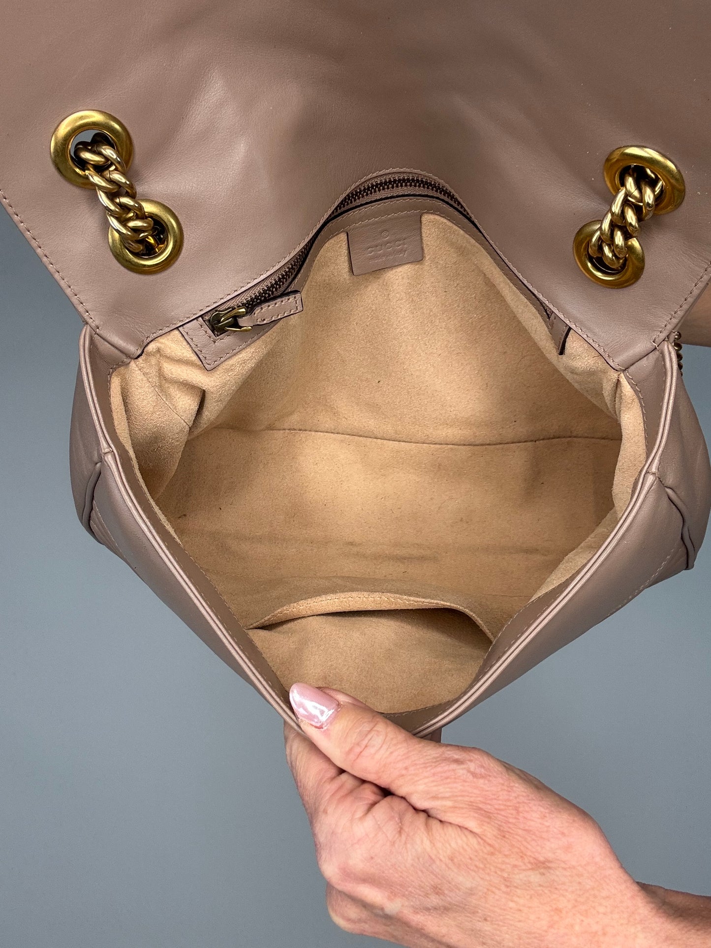 Gucci GG Marmont Medium Matelasse Shoulder Bag