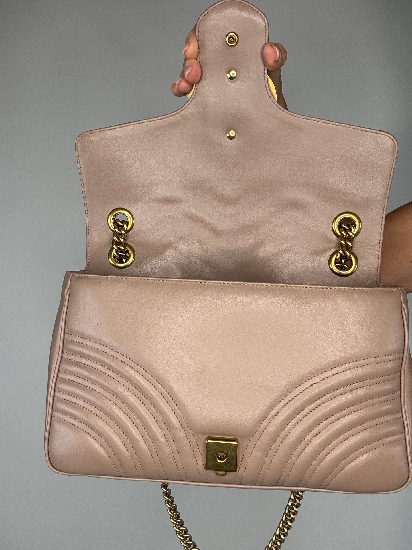 Gucci GG Marmont Medium Matelasse Shoulder Bag