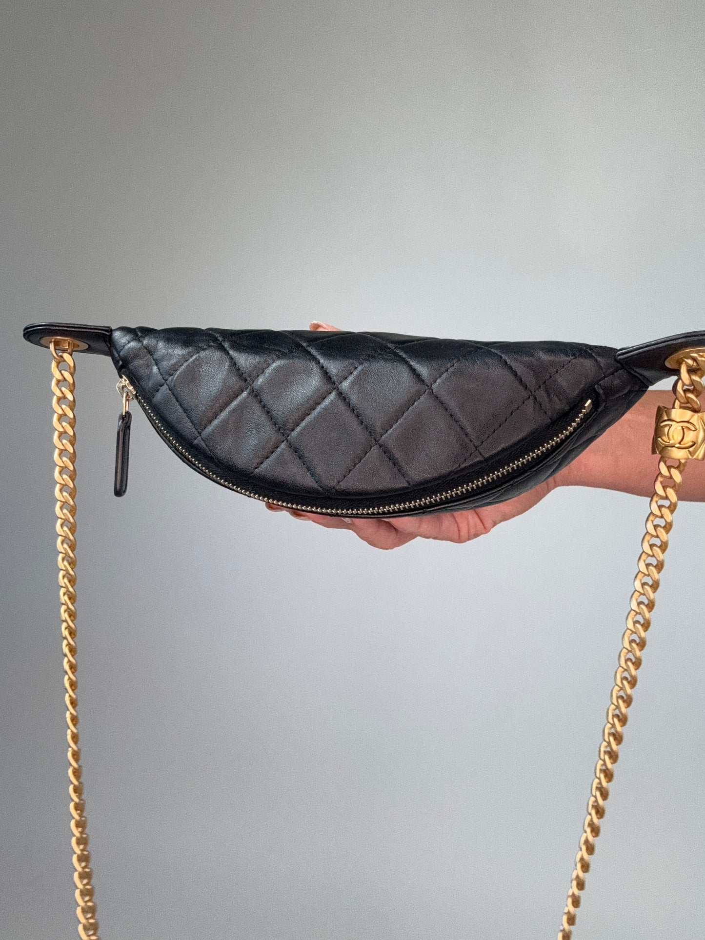 Chanel Waist Bag Sweetheart -Black