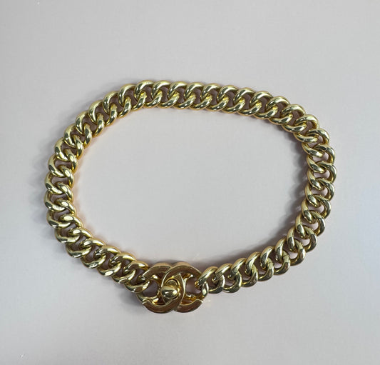 Chanel Rare Vintage 1996 Turnlock Curb Choker