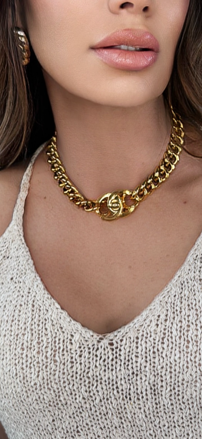 Chanel Rare Vintage 1996 Turnlock Curb Choker