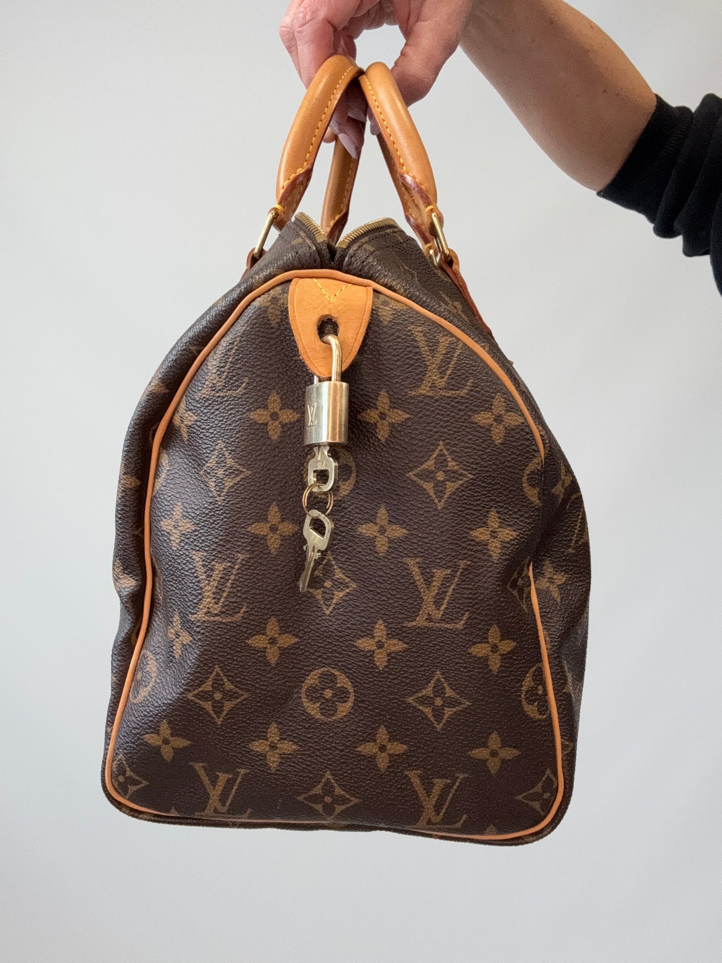Louis Vuitton Monogran Speedy 30_ Vintage