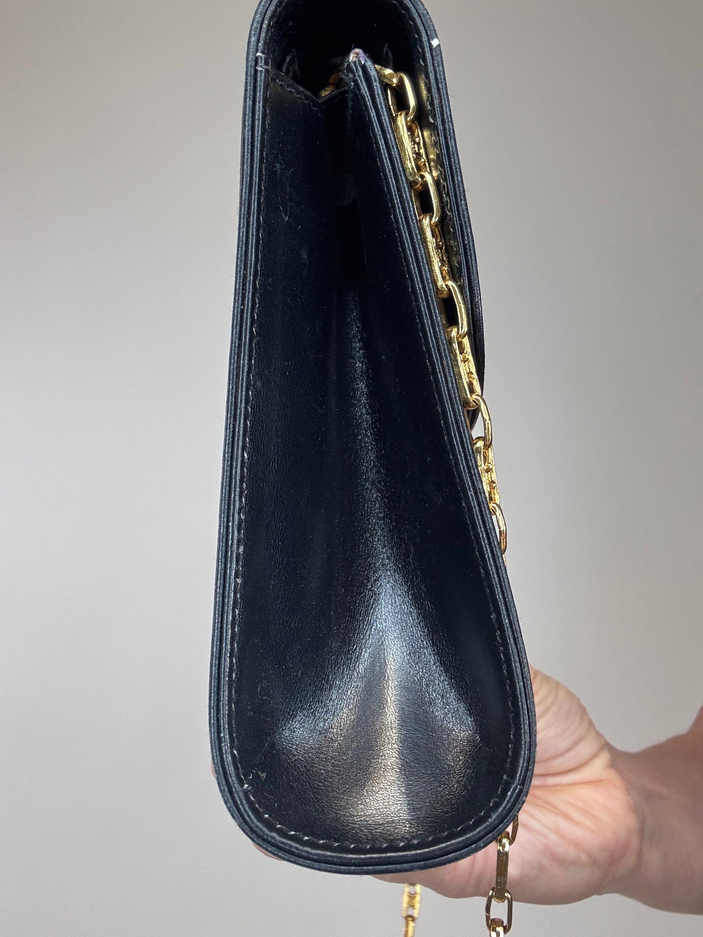 Celine Vintage Carriage Triomphe Chain Bag