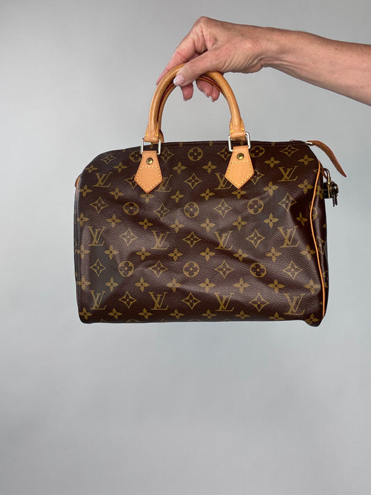 Louis Vuitton Vintage Monogram Speedy 30