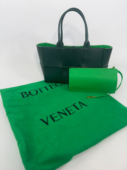 Bottega Veneta Small Green Arco Bag With Pouch