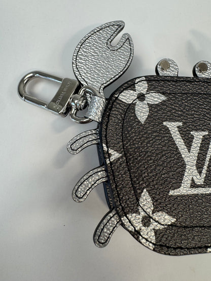 Louis Vuitton Metallic Monogram Crab Bag Charm & Pouch — Silver