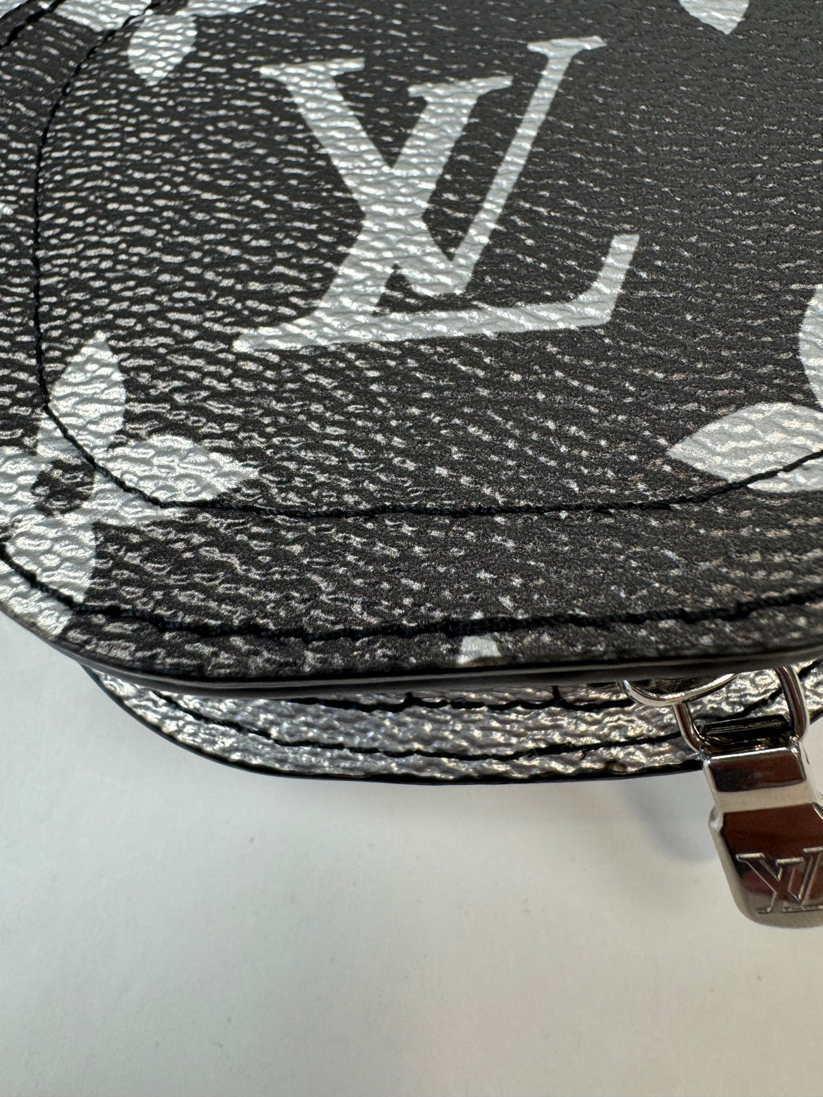 Louis Vuitton Metallic Monogram Crab Bag Charm & Pouch — Silver