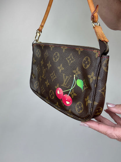 Louise Vuitton Takashi Murakami Cherry Pochette