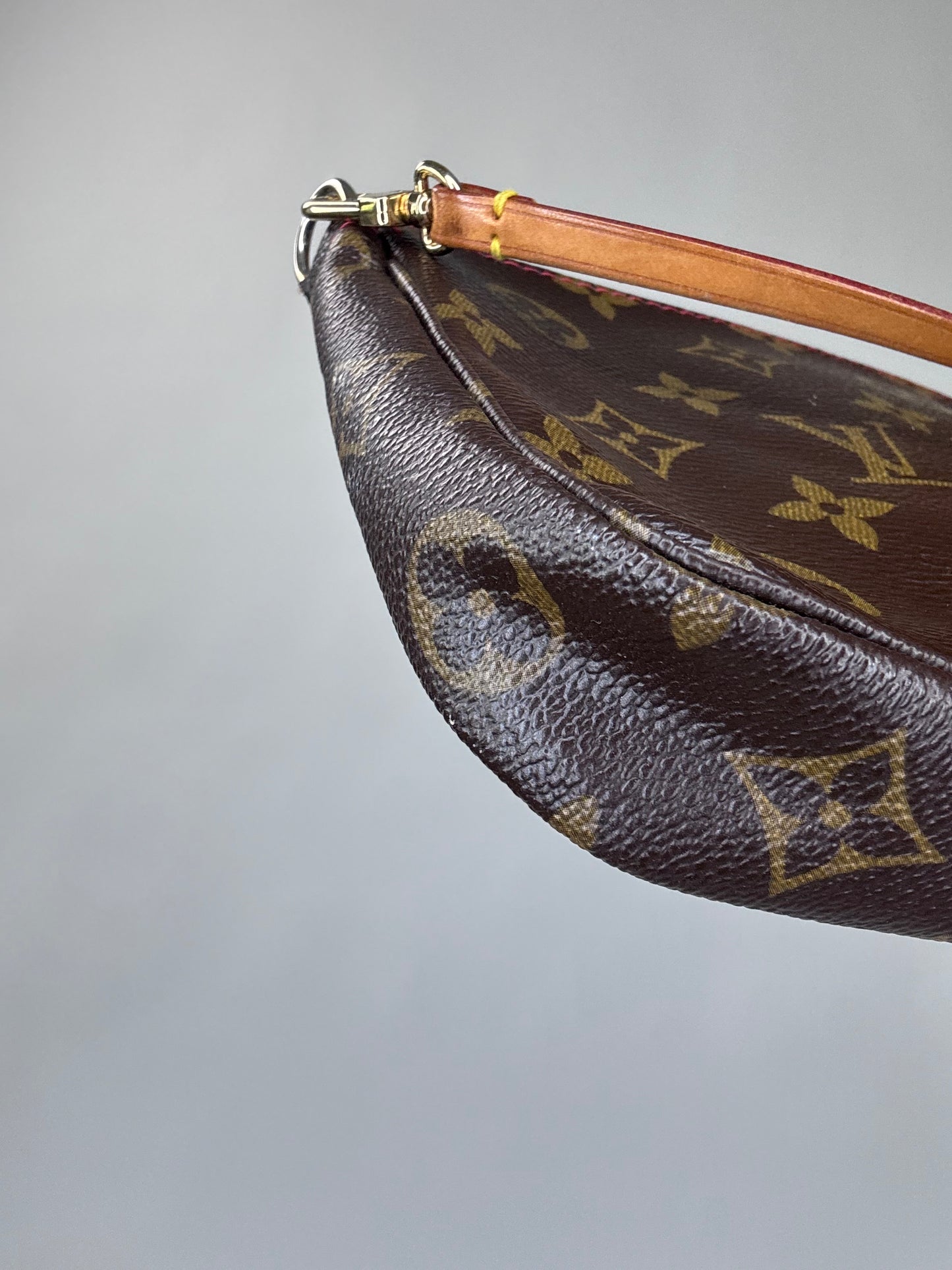 Louise Vuitton Takashi Murakami Cherry Pochette
