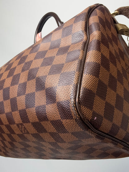 Louis Vuitton Damier Ebene Speedy 35 back right bottom corner