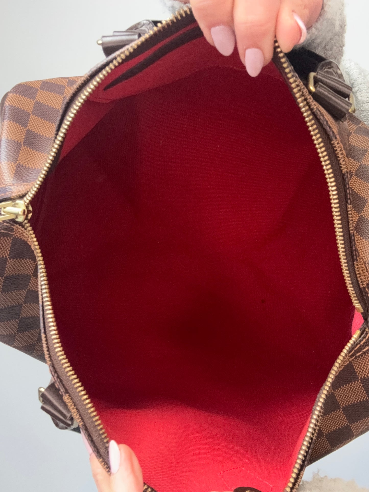 Louis Vuitton Damier Ebene Speedy 35 interior of handbag