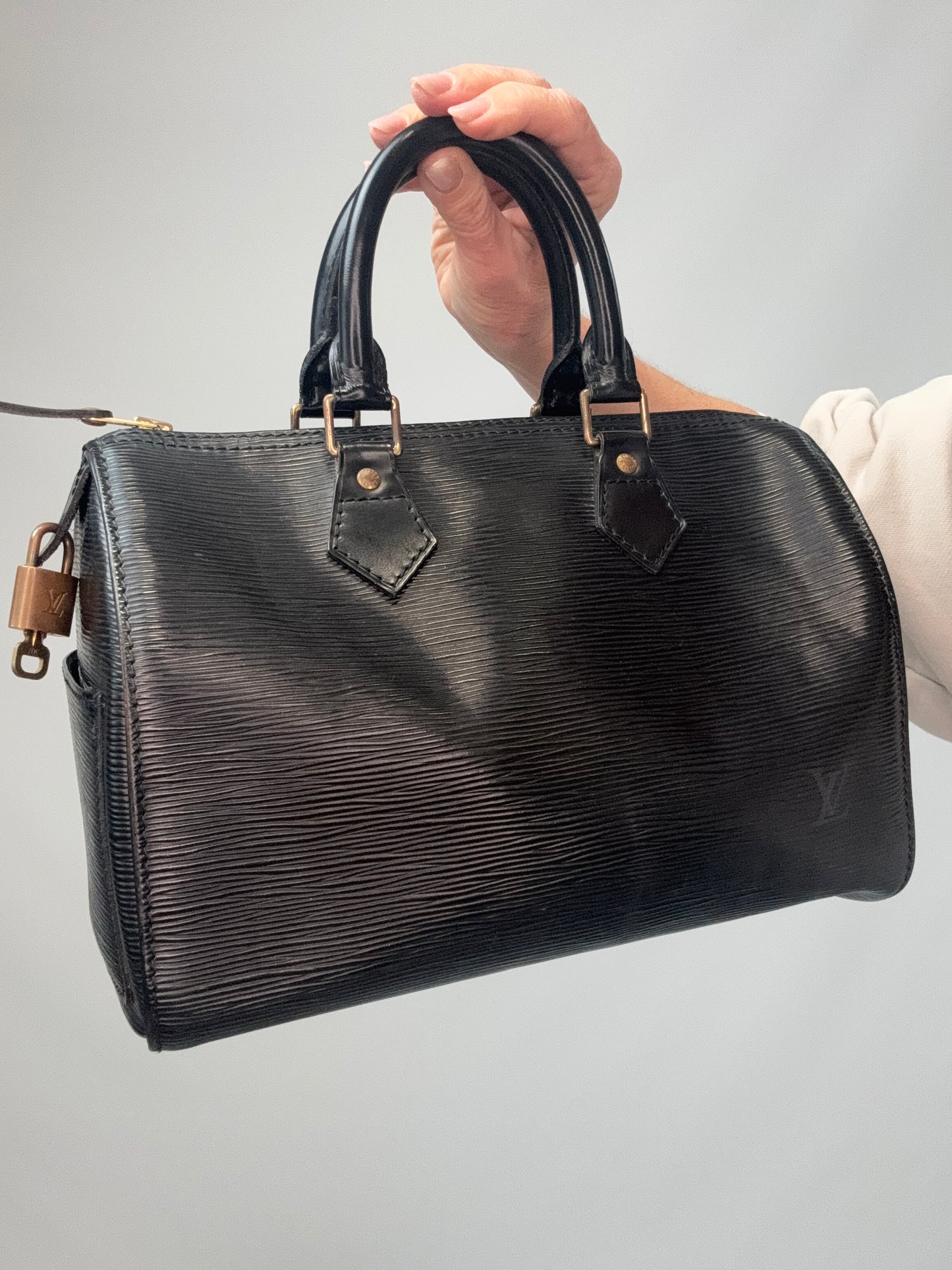 Louis Vuitton Epi Speedy 25 - Black