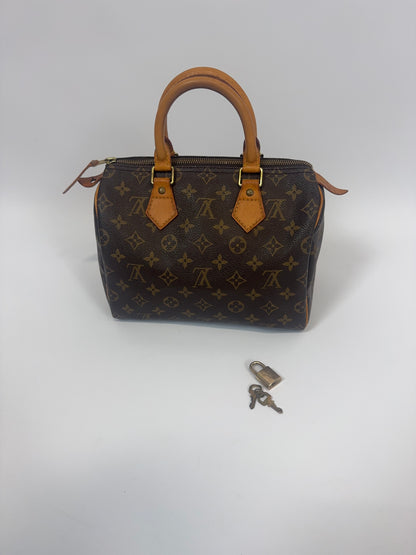 Louis Vuitton Monogram Canvas Speedy 25 - Vintage