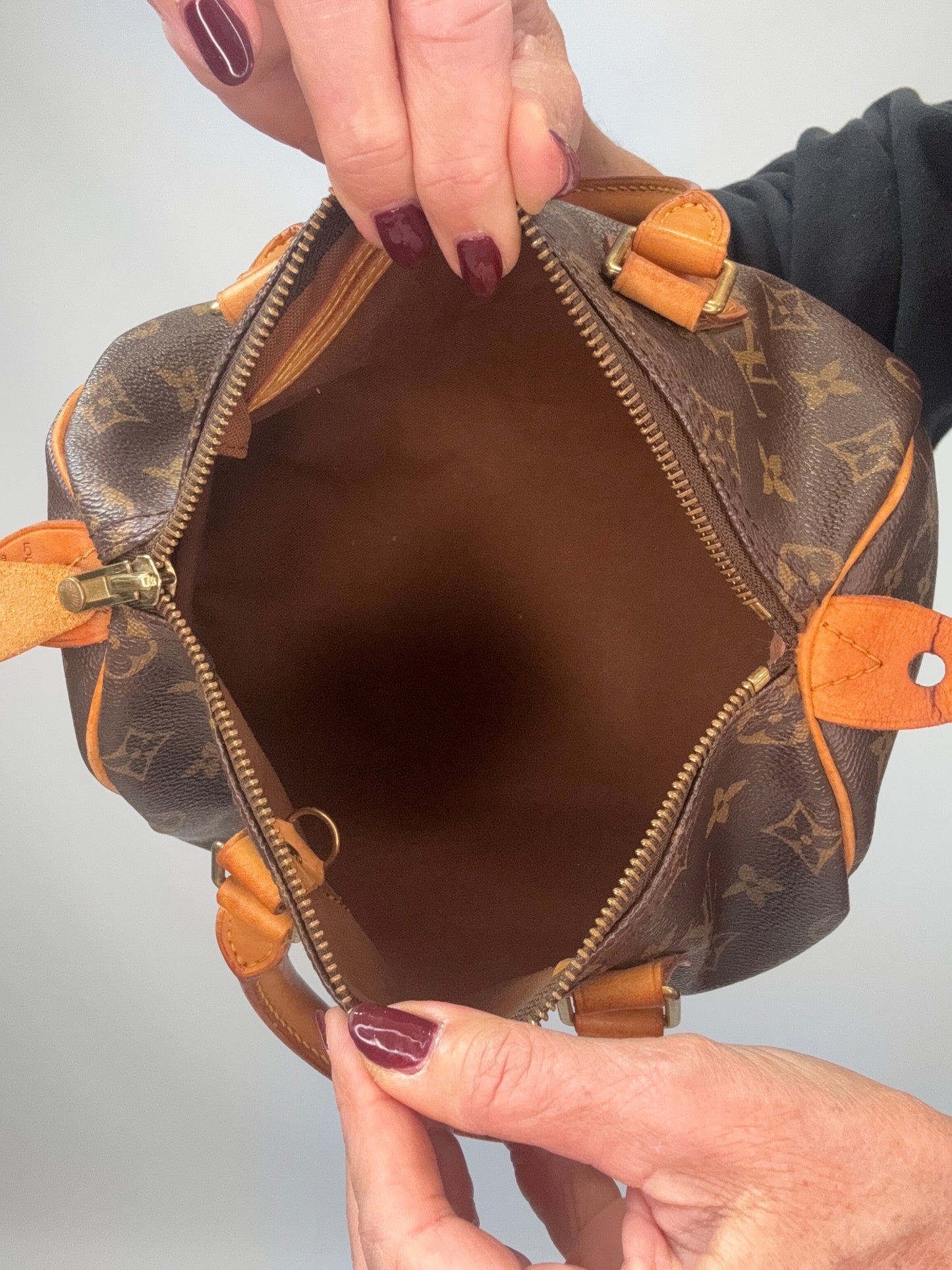 Louis Vuitton Monogram Canvas Speedy 25 - Vintage