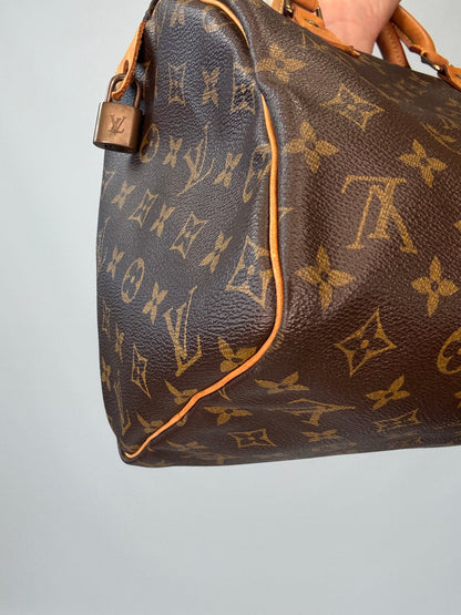 Louis Vuitton Monogram Canvas Speedy 30