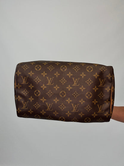Louis Vuitton Monogram Canvas Speedy 30