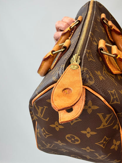 Louis Vuitton Monogram Speedy 25