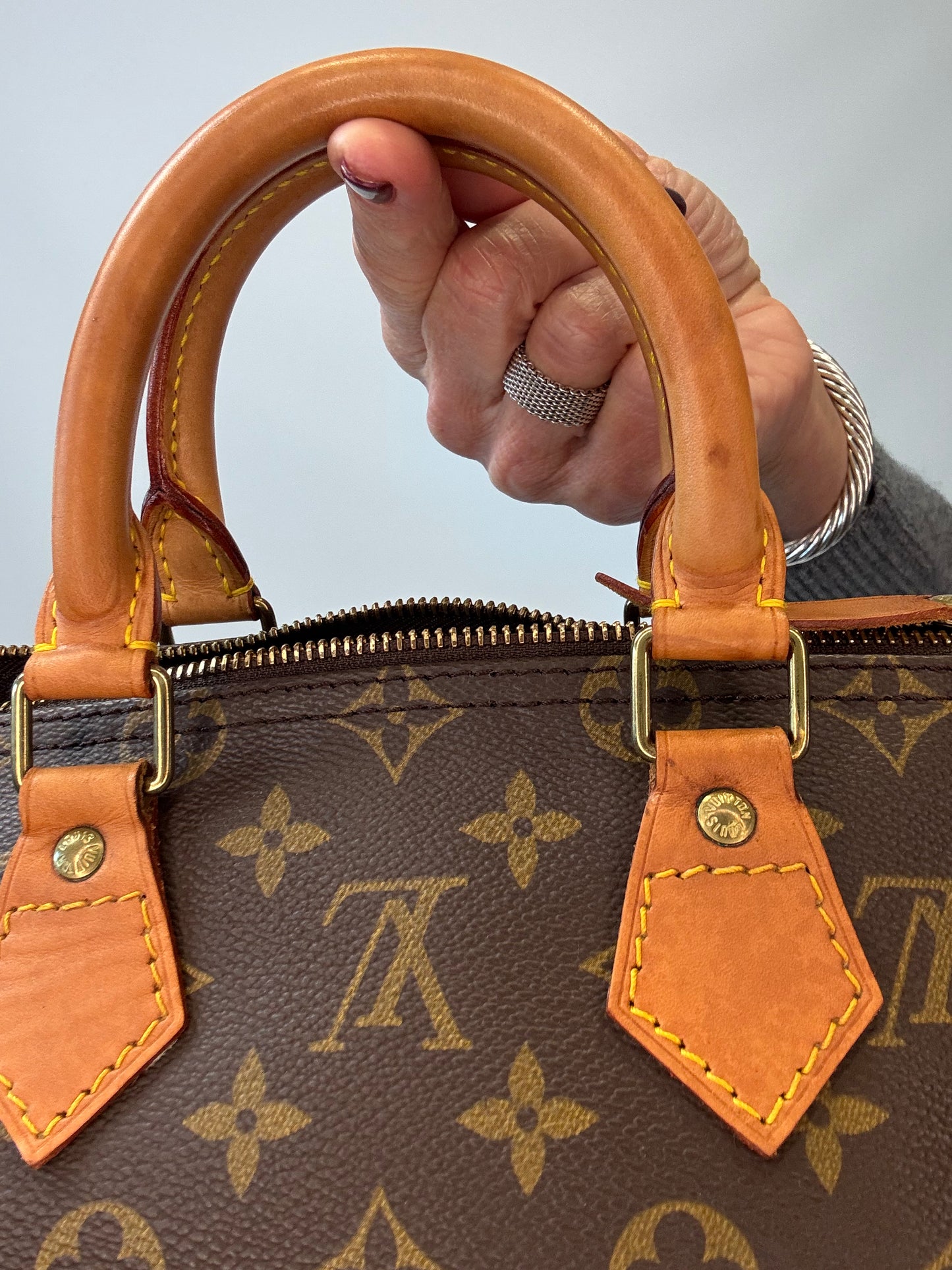 Louis Vuitton Monogram Speedy 25