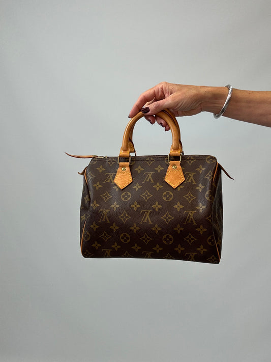 Louis Vuitton Monogram Speedy 25