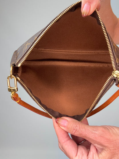 Louis Vuitton Pochette Accessoires Monogram Bag