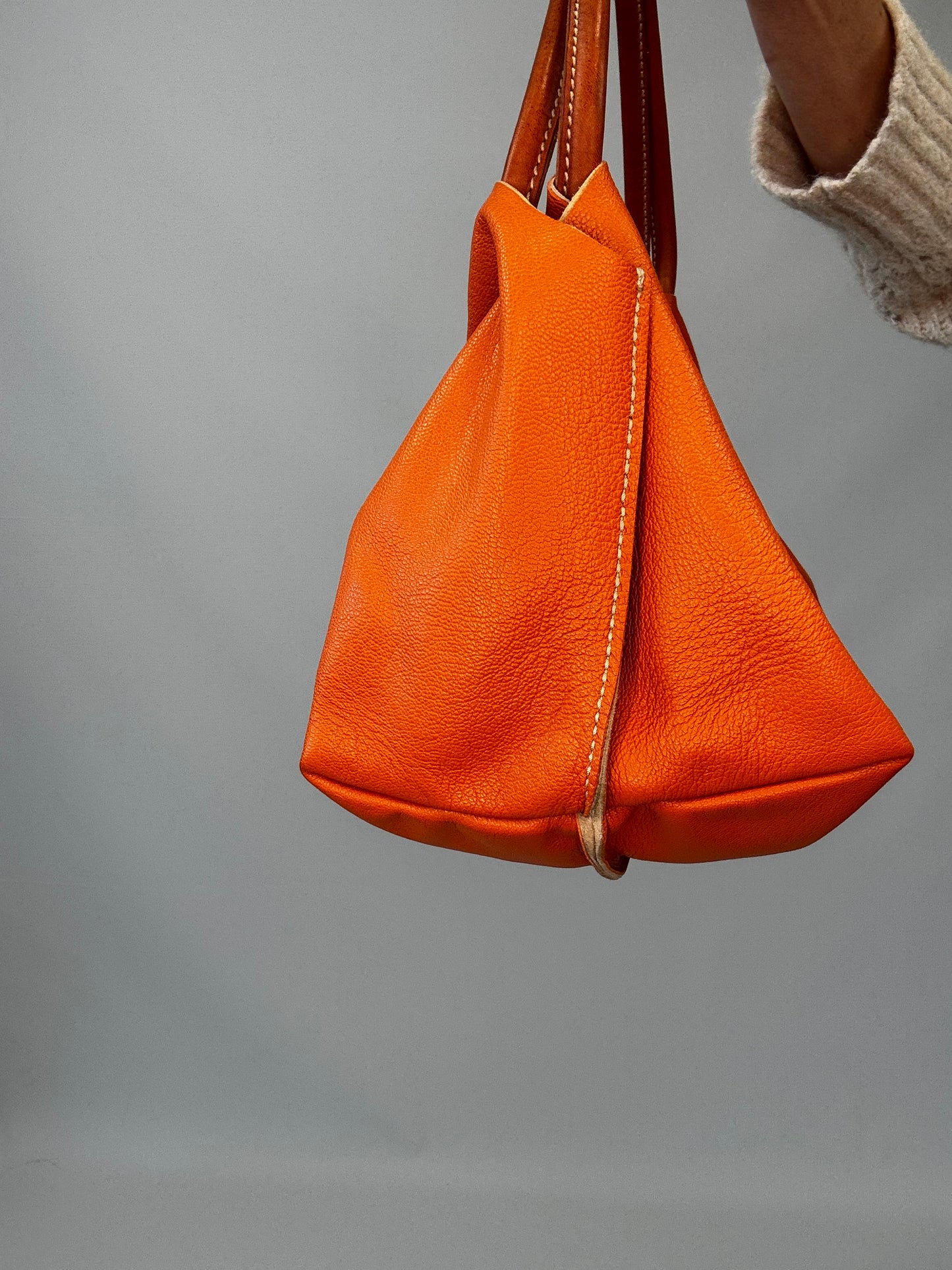 Miu Miu Leather Logo Shoulder Bag - Orange