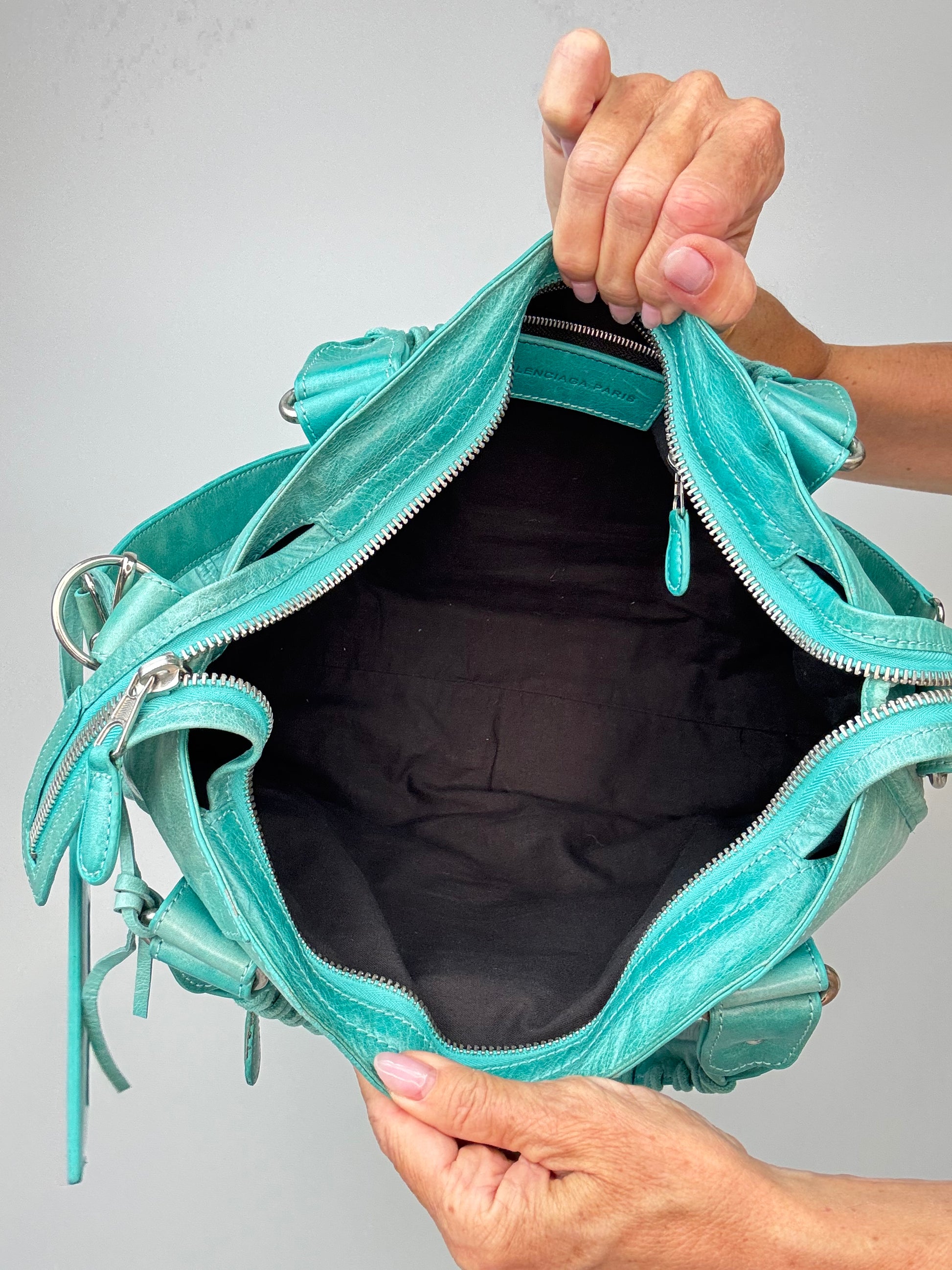 Balenciaga Giant Le City Bag Turquoise interior of handbag