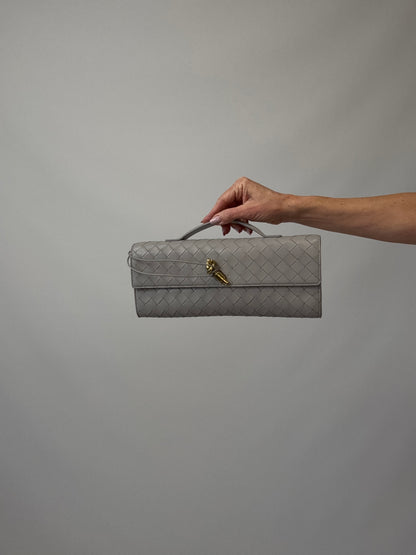 Bottega Veneta Andiamo Clutch front