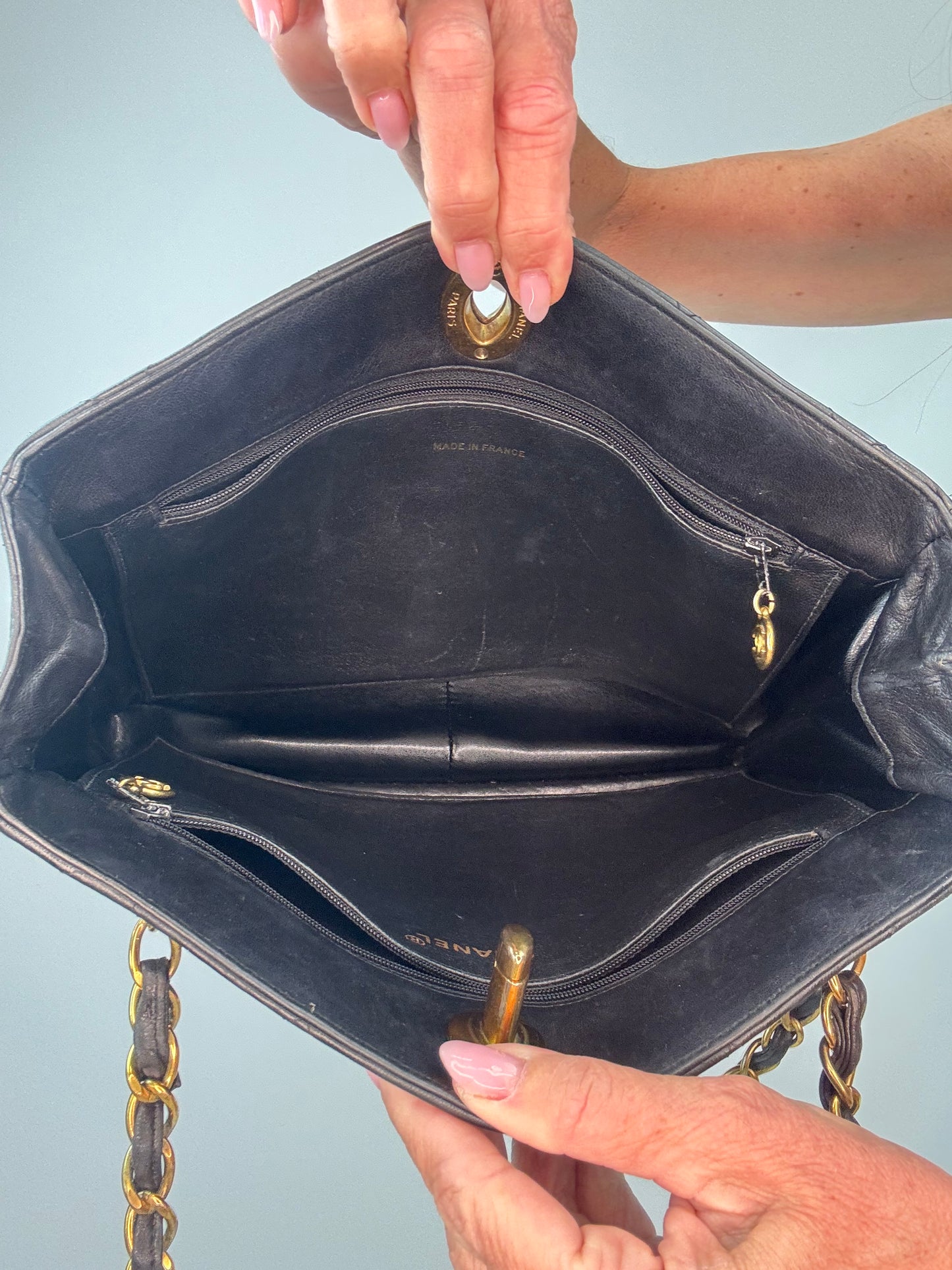 Chanel Black Quilted Caviar Leather CC Shoulder Bag interior