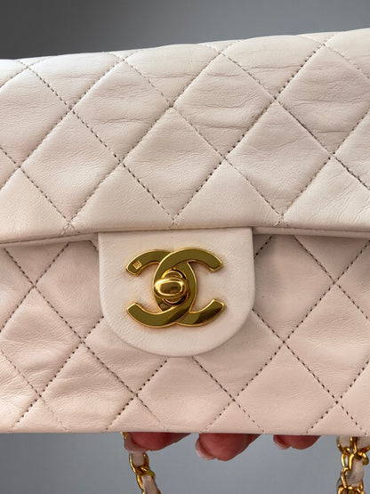 Chanel Quilted Lambskin Mini Square Flap Bag Vintage turn lock close up