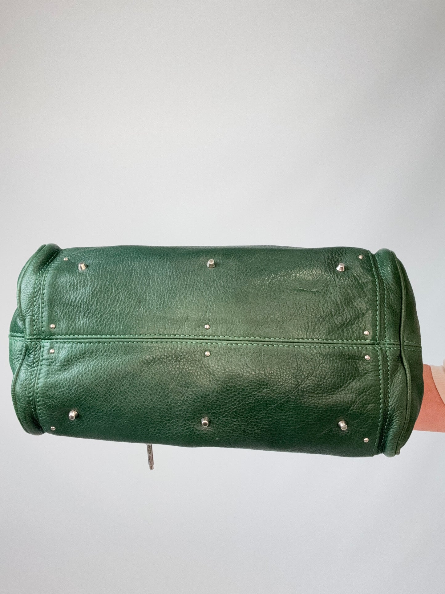 Chloé Paddington Satchel – Emerald Green bottom of handbag