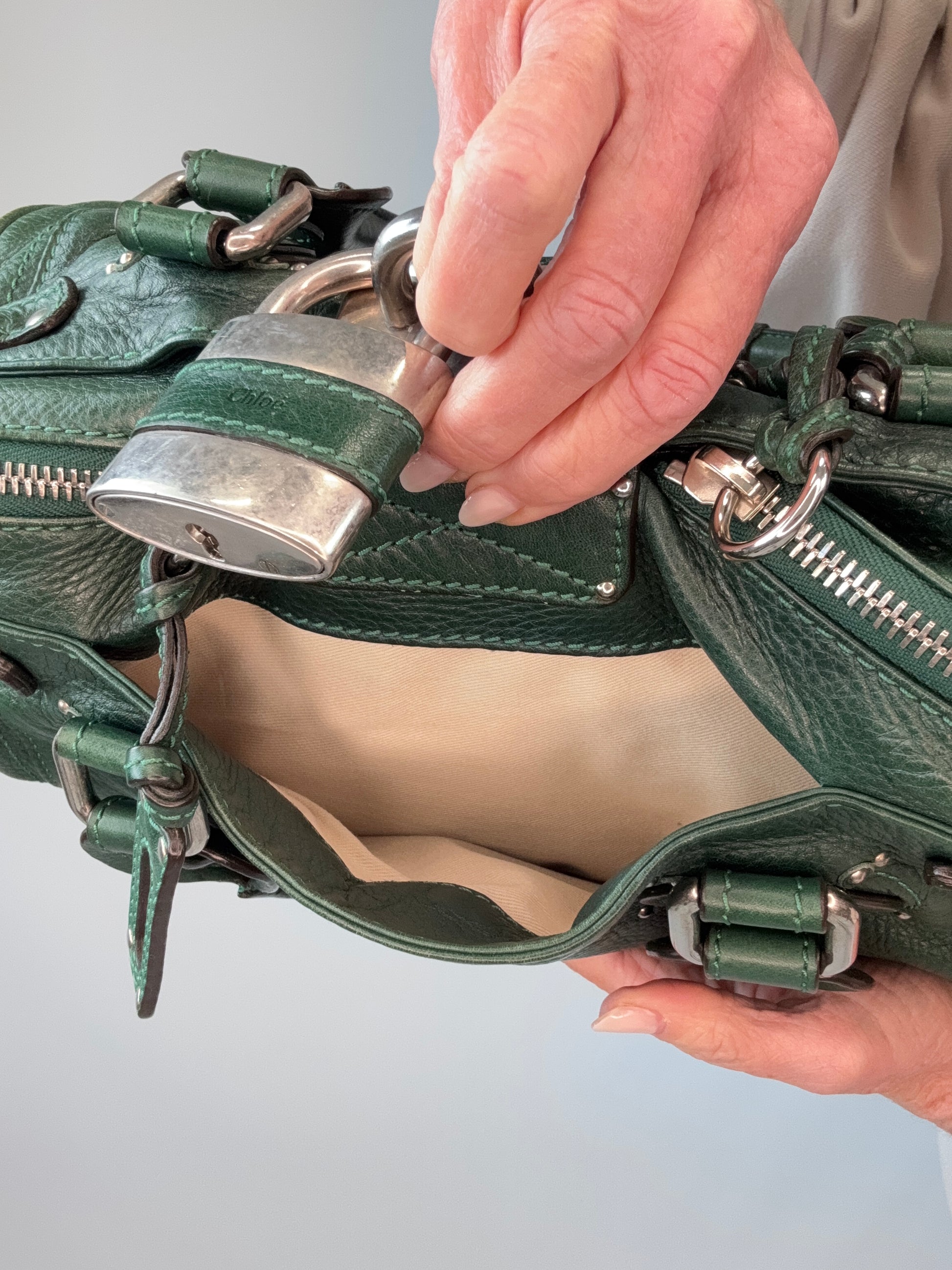 Chloé Paddington Satchel – Emerald Green front pocket interior