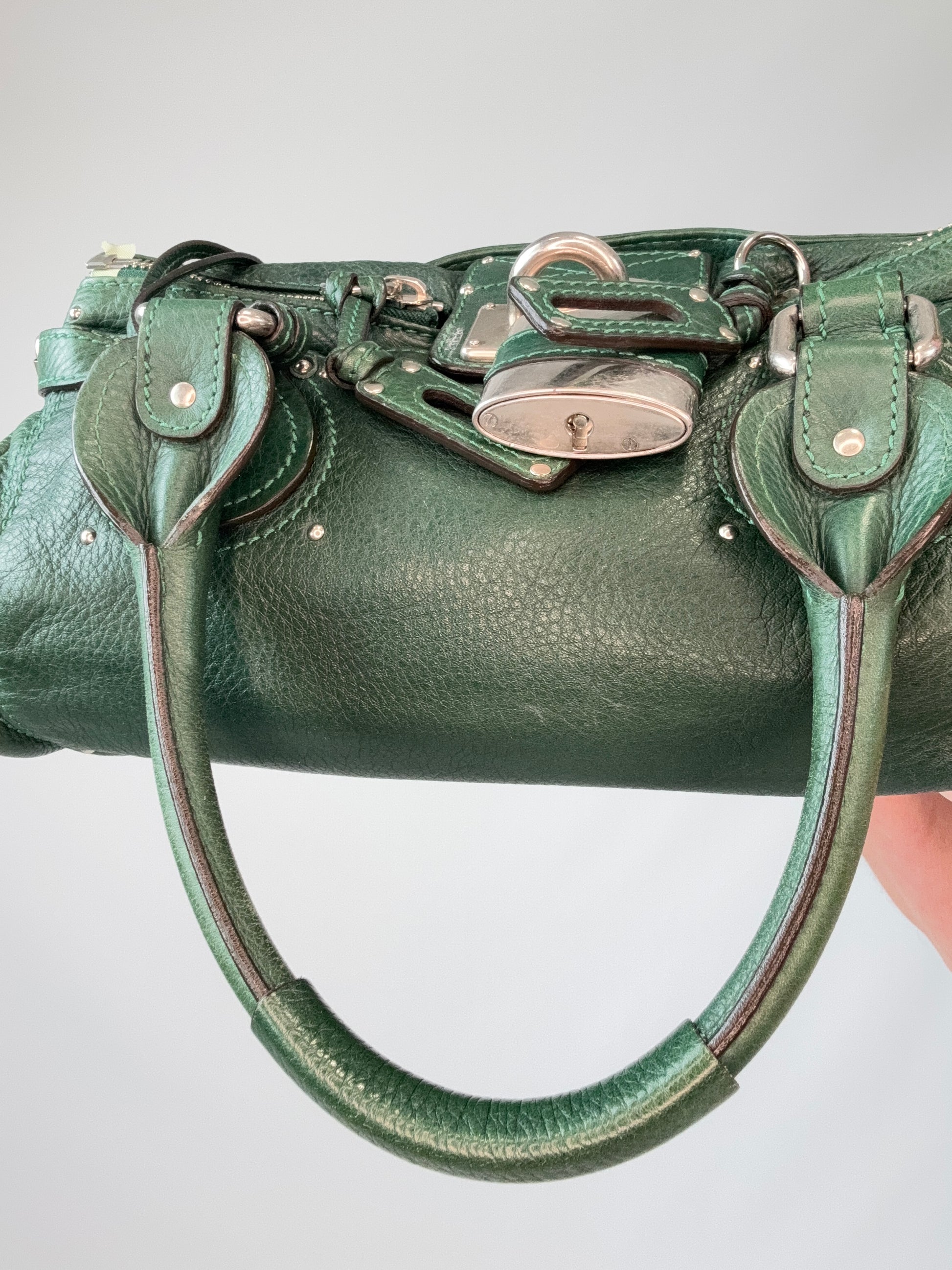 Chloé Paddington Satchel – Emerald Green interior of front top handle