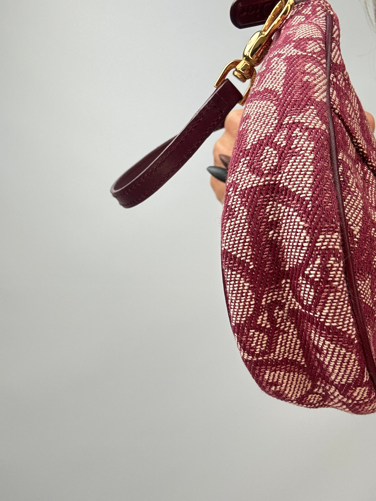 Christian Dior Diorissimo Saddle Pochette left side bottom side corner