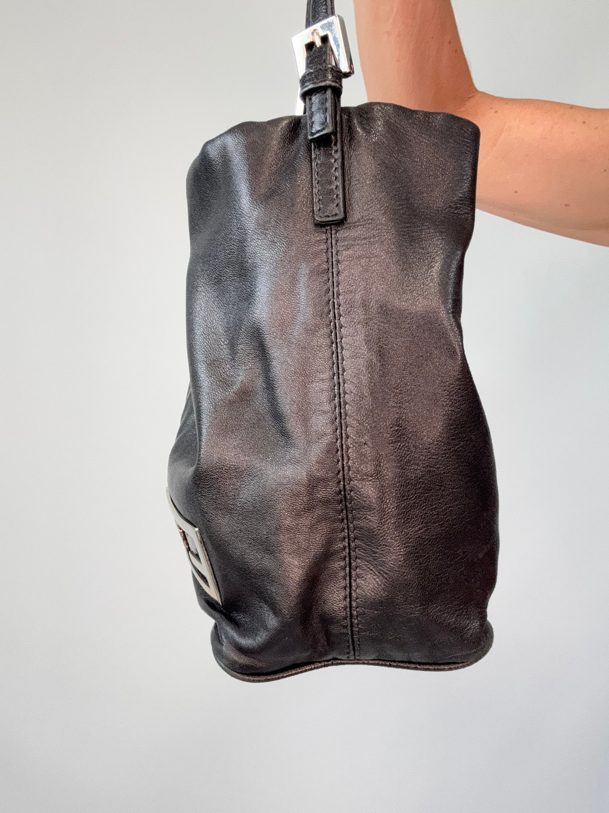 Fendi Calfskin Leather Hobo Bag - Vintage right side