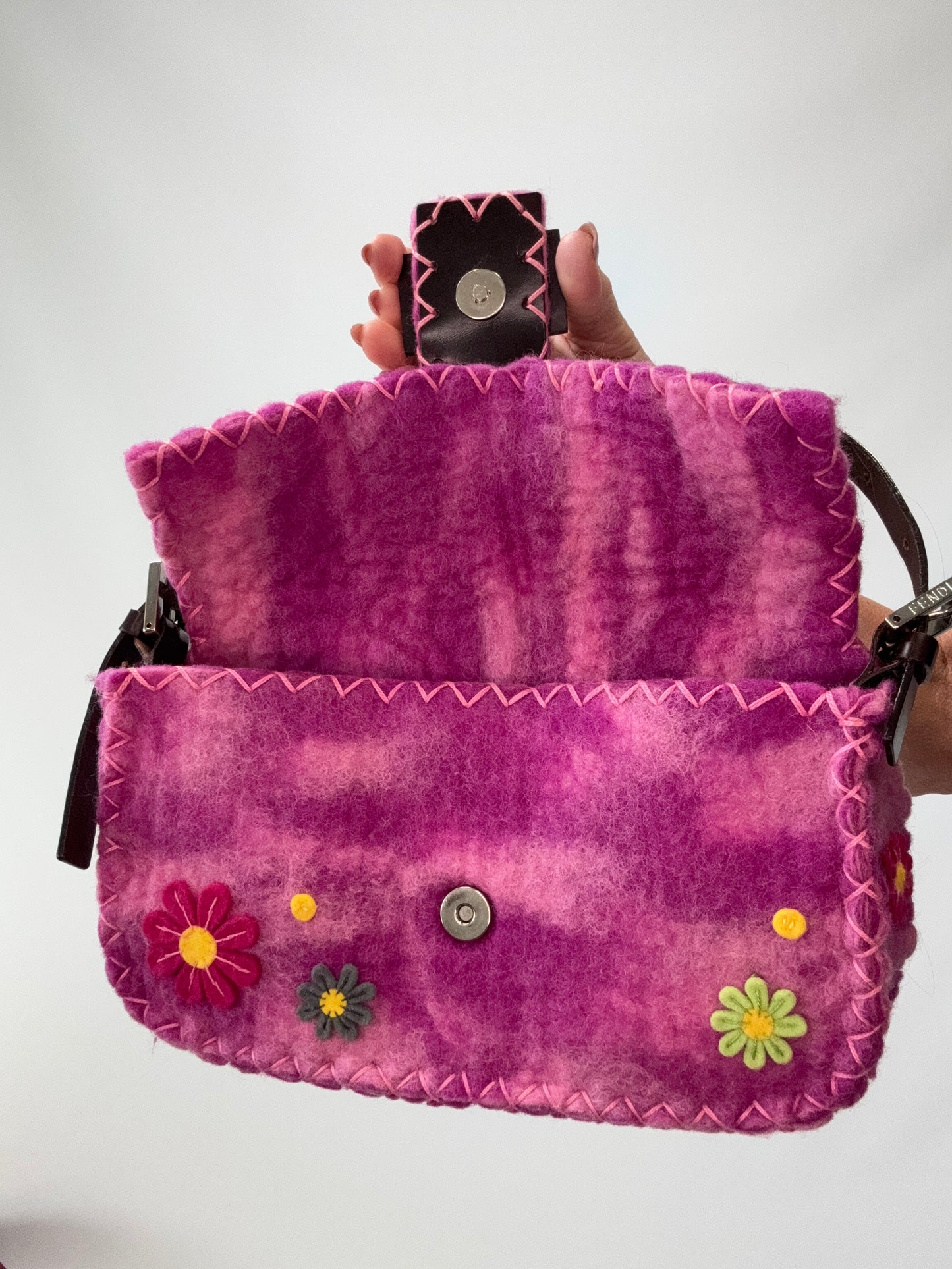 Fendi Felt Flower Applique Baguette - Pink flap interior