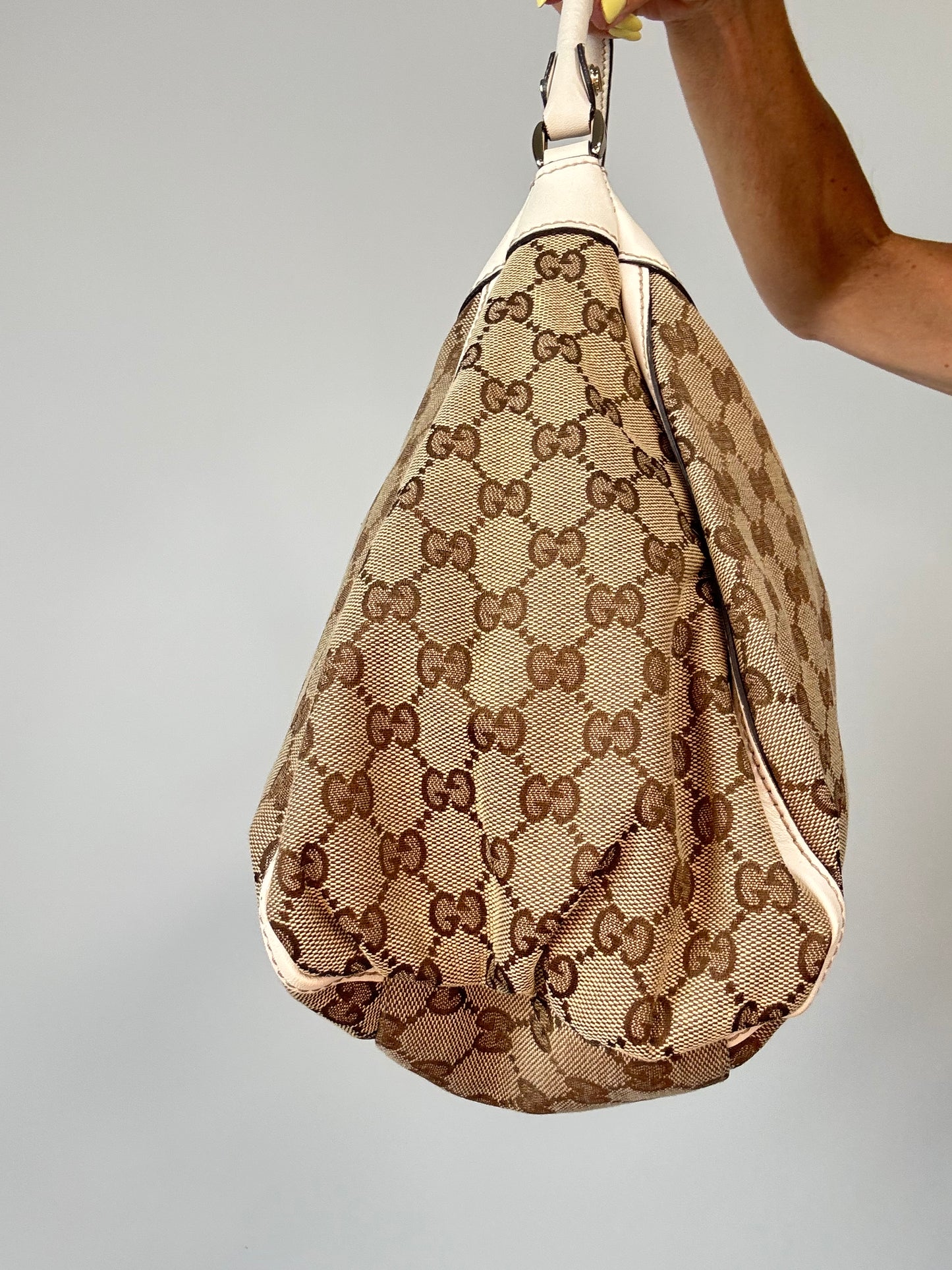 Gucci GG Canvas Abbey D-RIng Hobo Bag right side of handbag