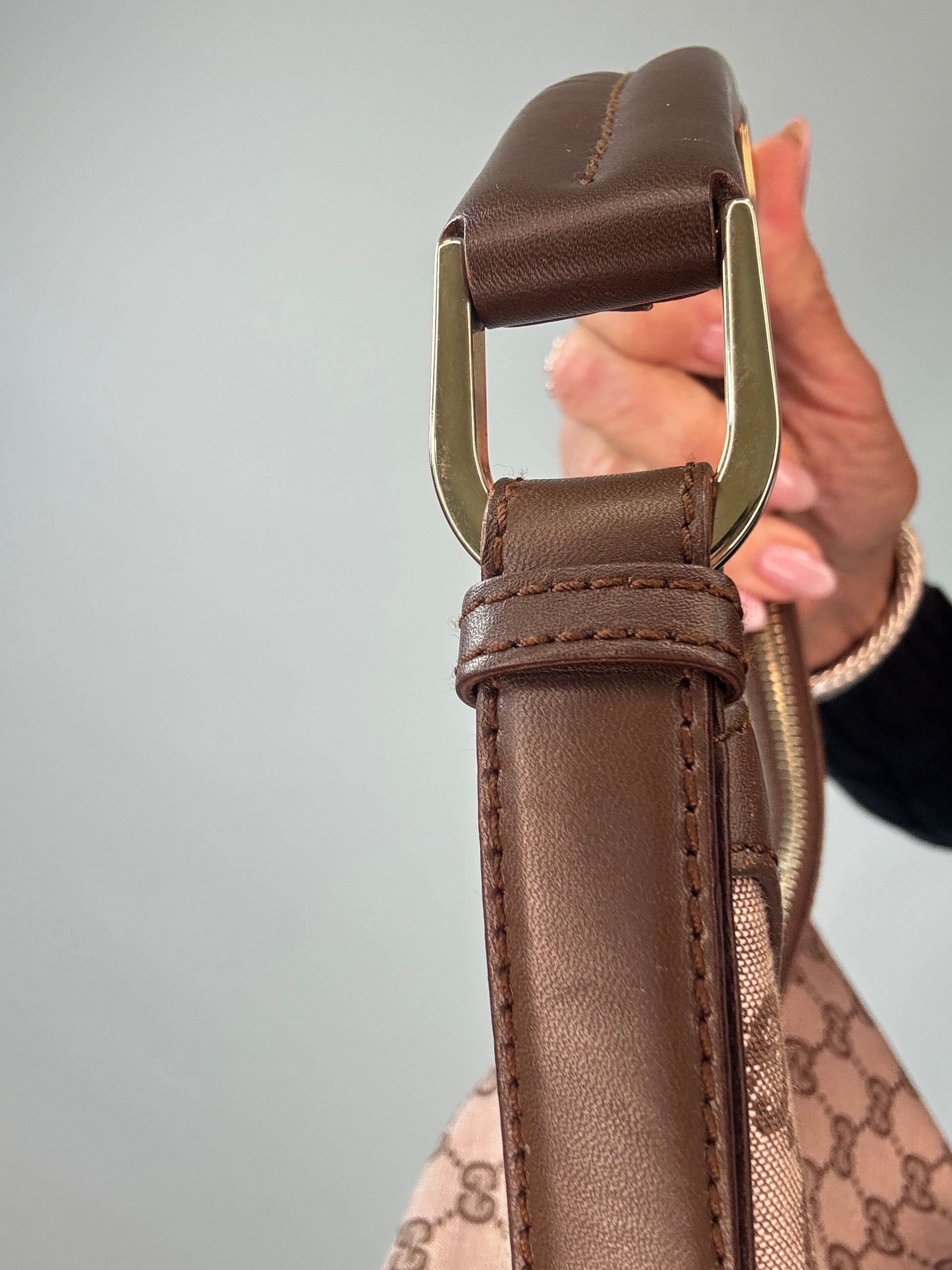 Gucci GG Canvas Hobo Bag strap top right
