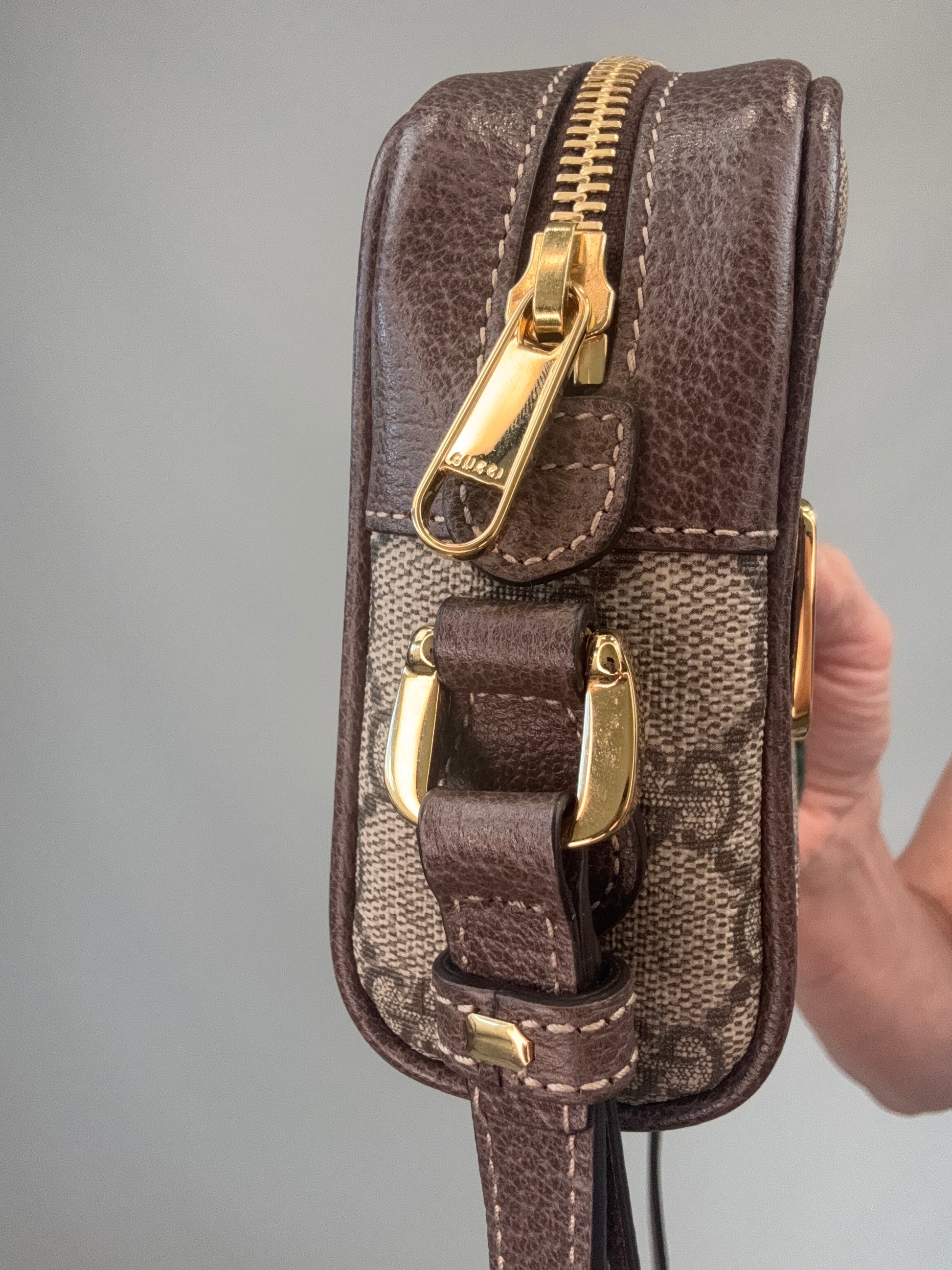 Gucci GG Supreme Monogram Web Mini Ophidia Shoulder Bag zipper and hardware