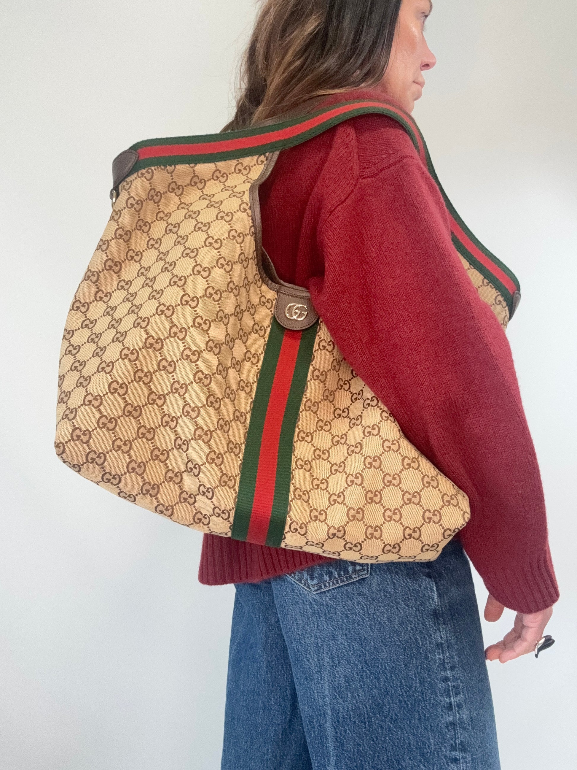 Gucci Giglio Large GG Canvas Tote Bag modeled