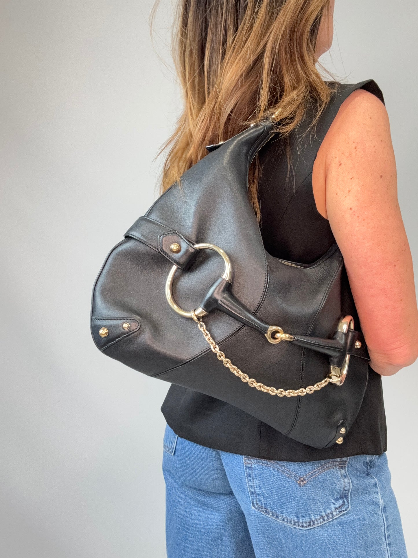 Gucci Horsebit Heritage Hobo Bag modeled