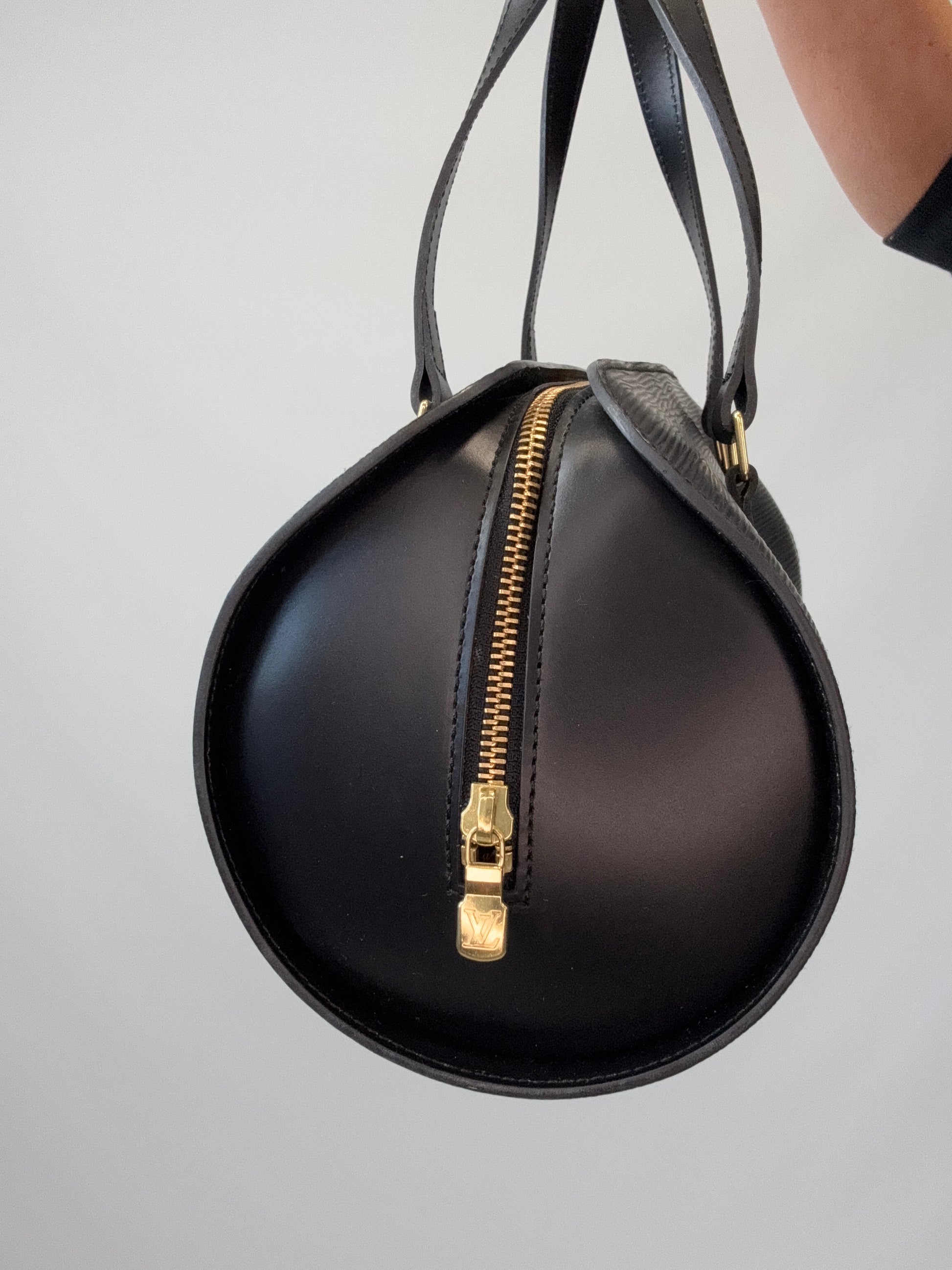 Louis Vuitton Vintage Epi Soufflot left side