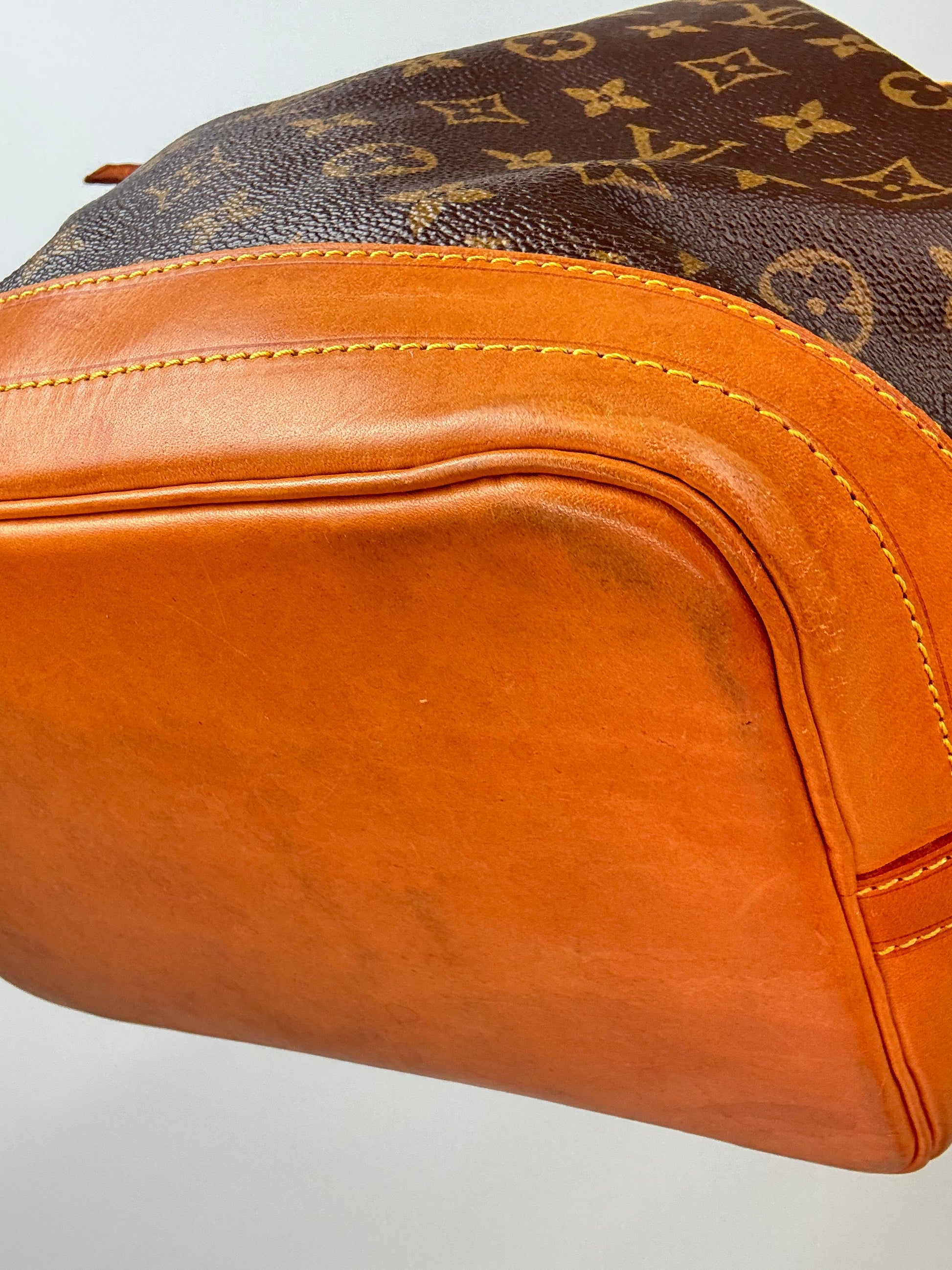 Louis Vuitton Monogram Canvas Noé Bucket Bag front right bottom corner