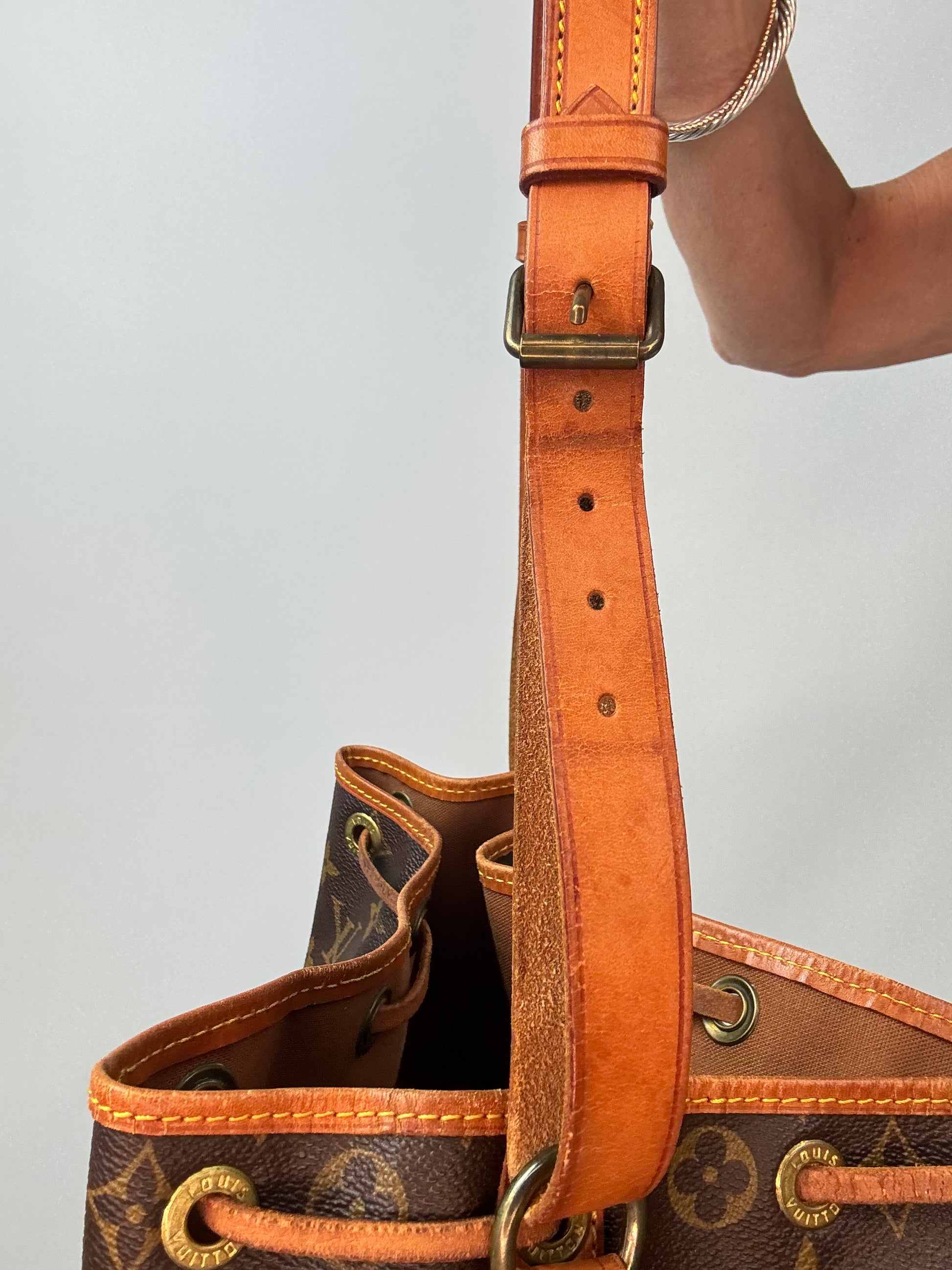 Louis Vuitton Monogram Canvas Noé Bucket Bag strap left side