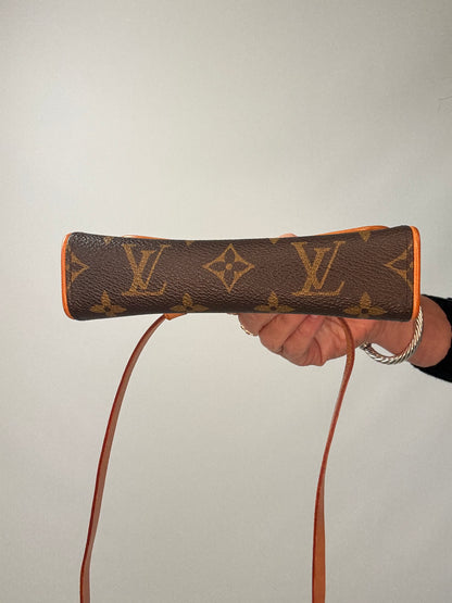 Louis Vuitton Monogram Canvas Pochette Florentine Belt Bag bottom