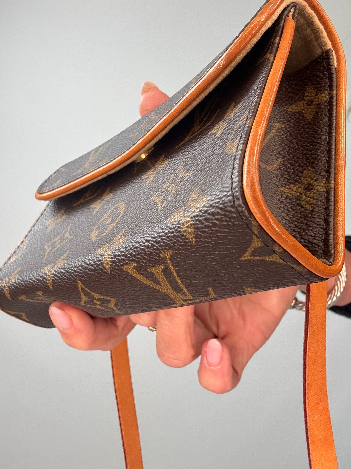 Louis Vuitton Monogram Canvas Pochette Florentine Belt Bag front right bottom corner