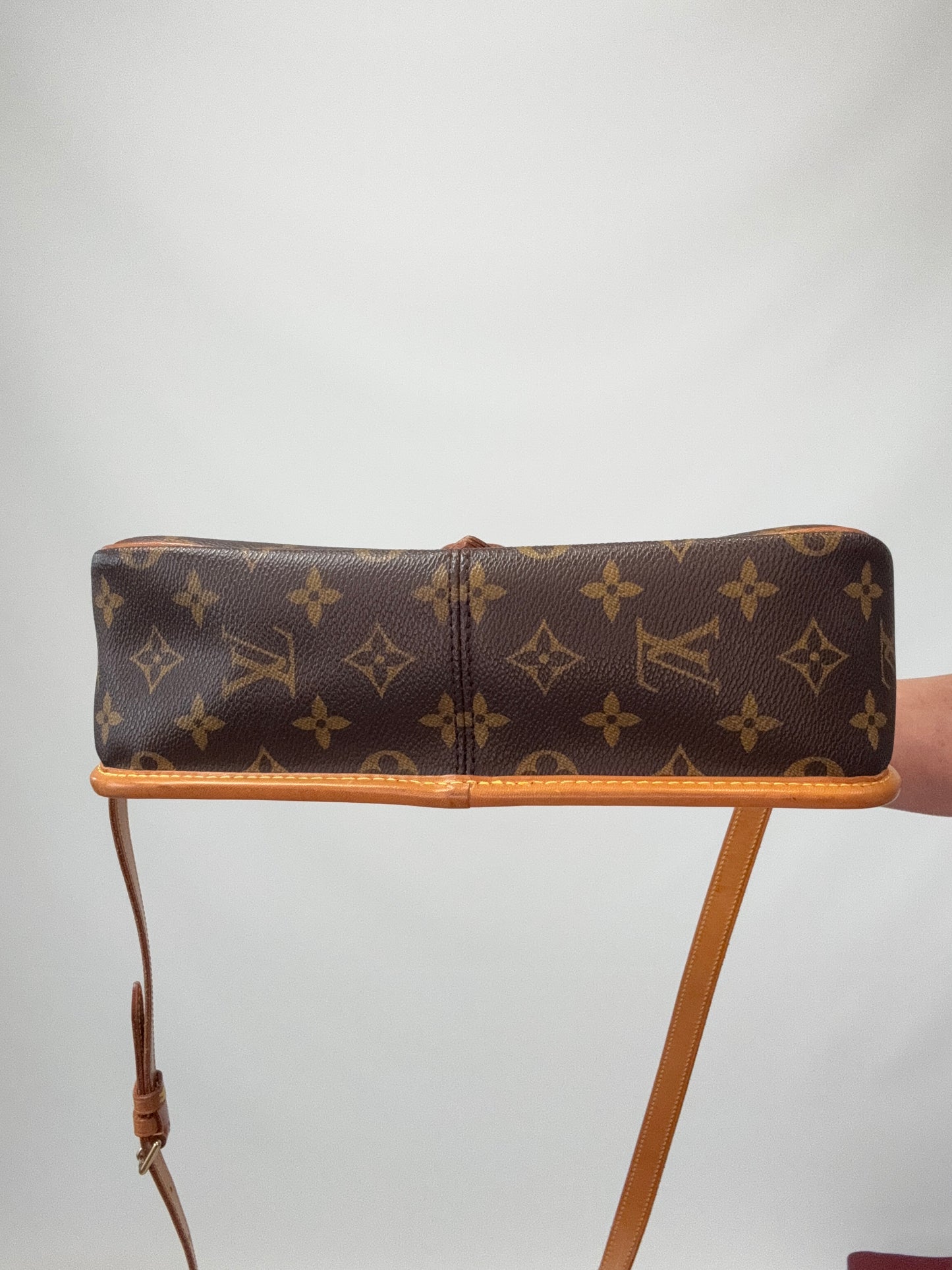 LOUIS VUITTON Monogram Canvas Sologne bottom