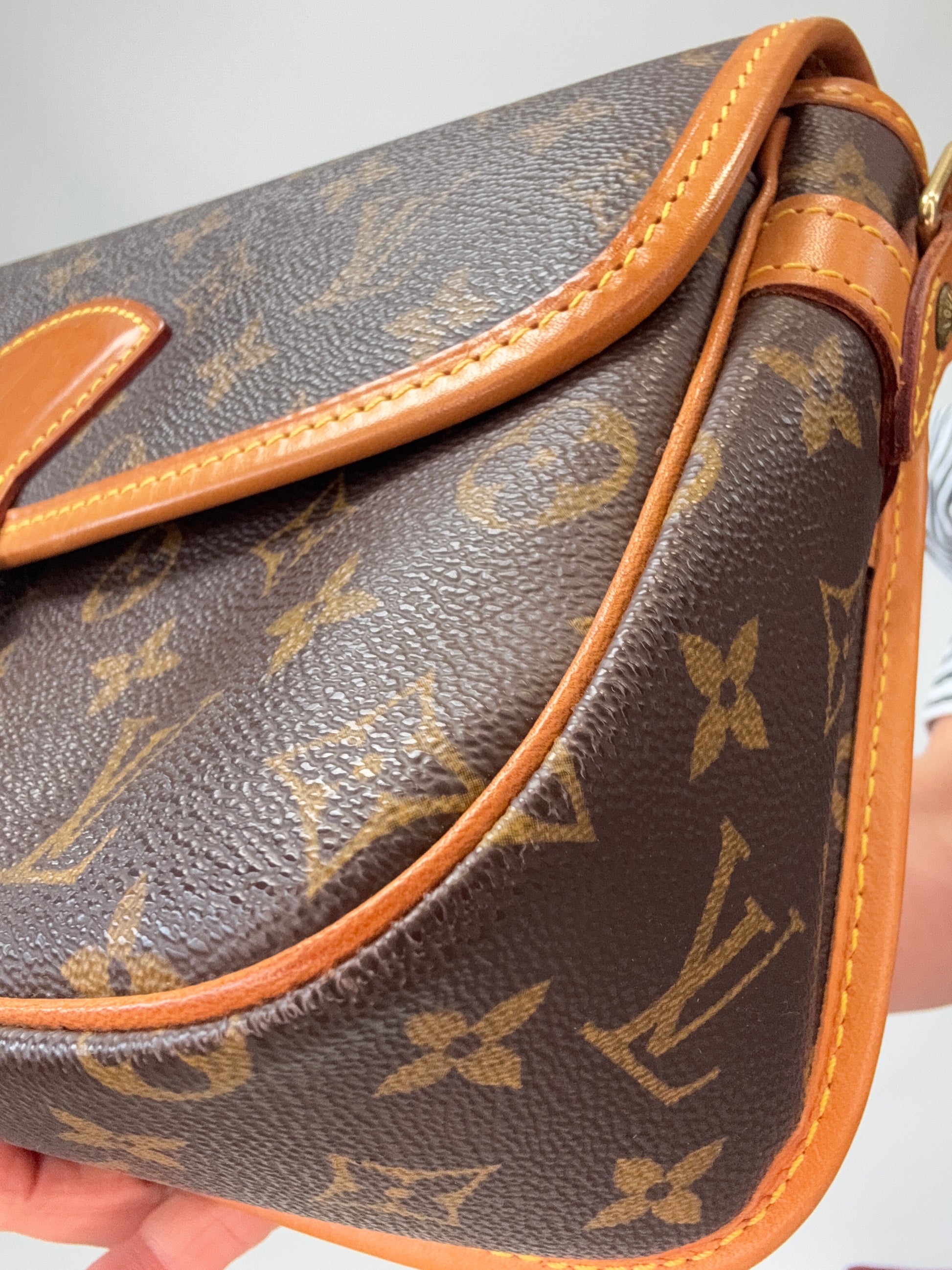 LOUIS VUITTON Monogram Canvas Sologne front right bottom corner
