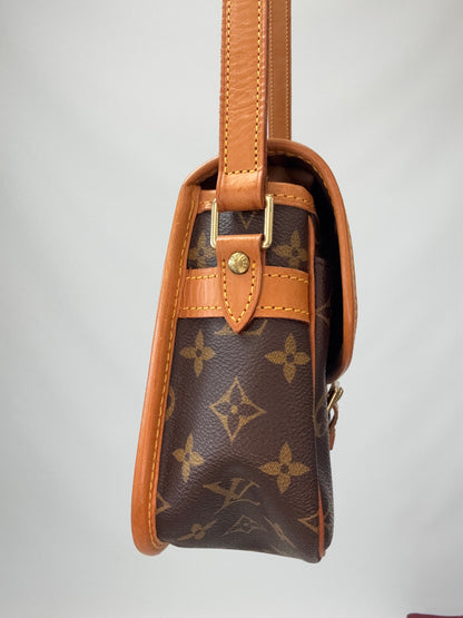 LOUIS VUITTON Monogram Canvas Sologne left side