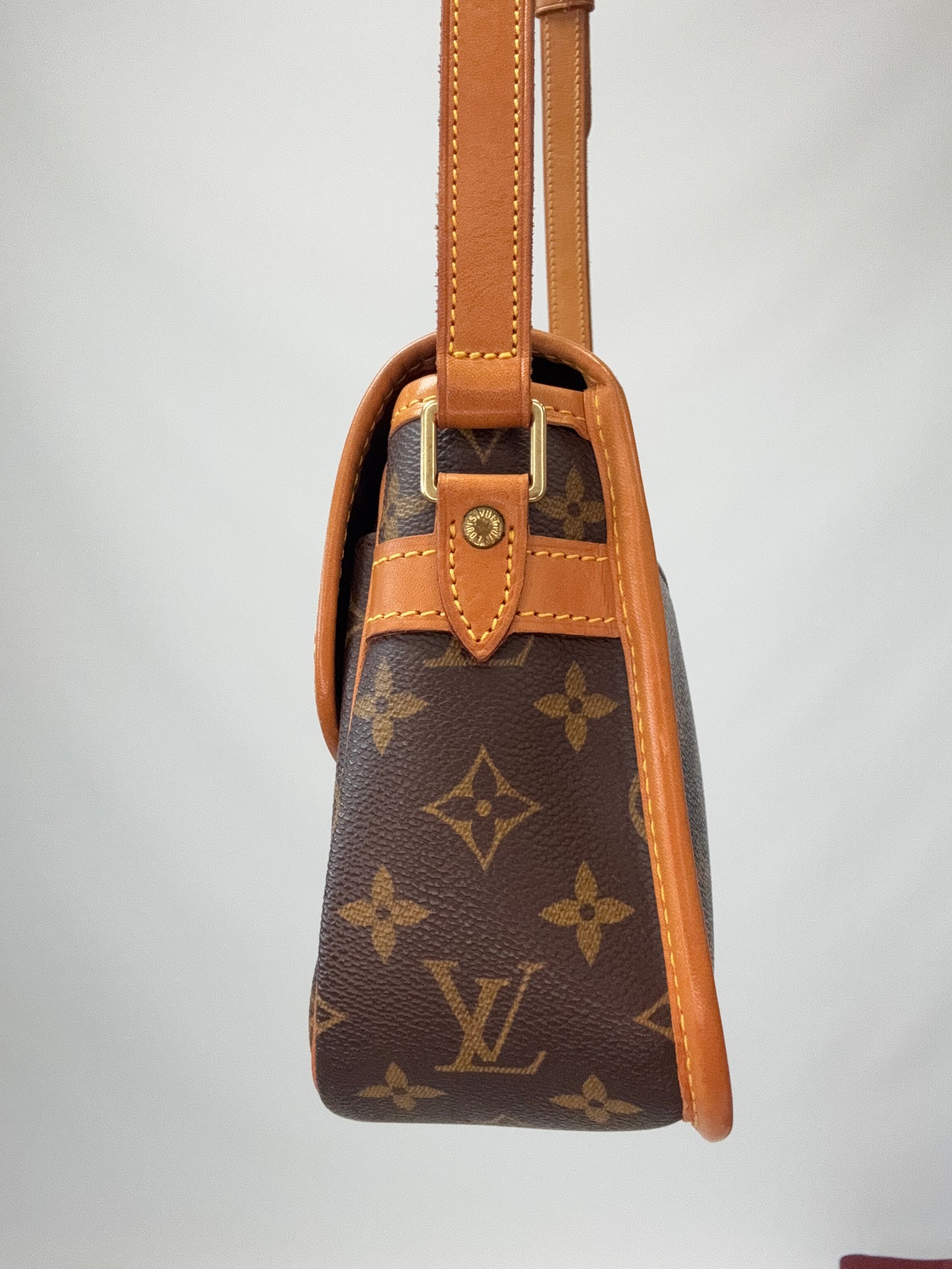 LOUIS VUITTON Monogram Canvas Sologne right side