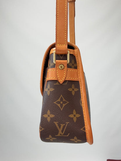 LOUIS VUITTON Monogram Canvas Sologne right side